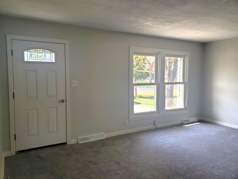 413 E Cloud St, Salina, KS 67401