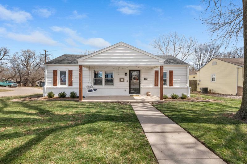 958 N Georgie Ave, Derby, KS 67037