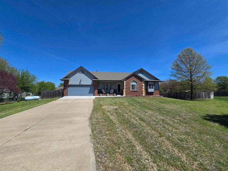 6520 S Emerald Cir, Derby, KS 67037