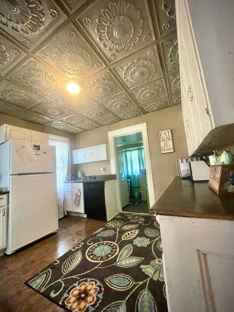 704 E 13th Ave, Winfield, KS 67156