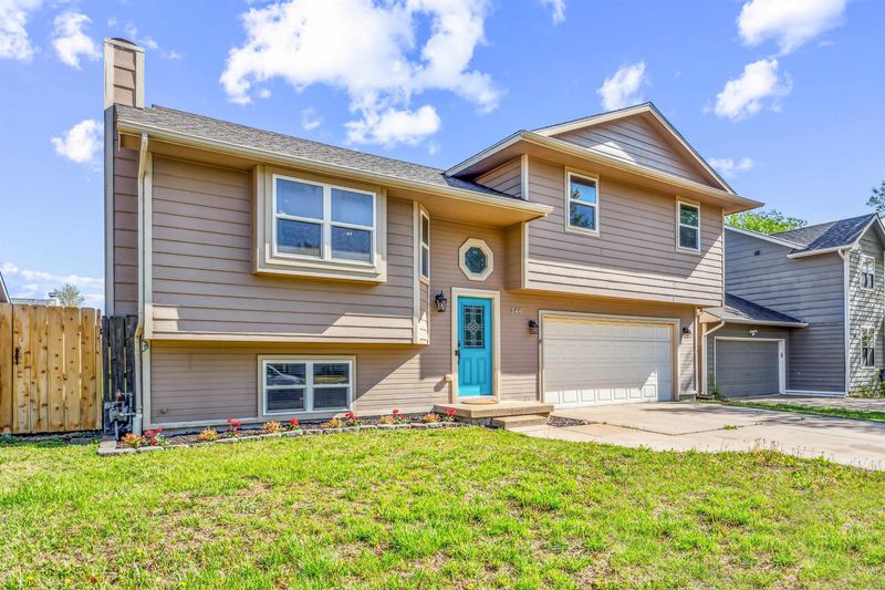 246 W Mallard Dr, Derby, KS 67037