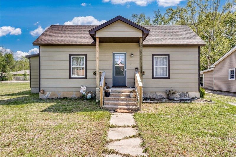 1520 Broadway St, Winfield, KS 67156
