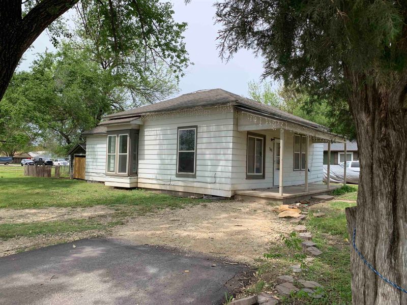 301 N Cedar St, Goddard, KS 67052