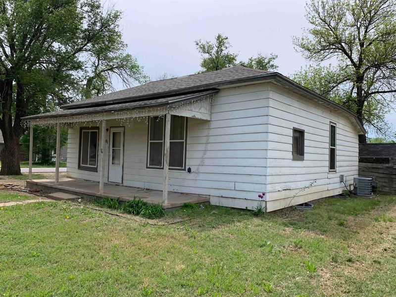 301 N Cedar St, Goddard, KS 67052