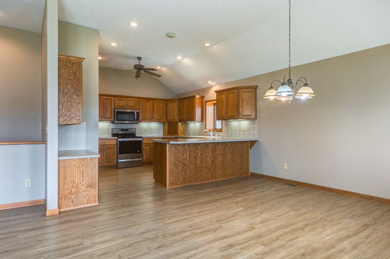 2348 River Trail Rd, Salina, KS 67401