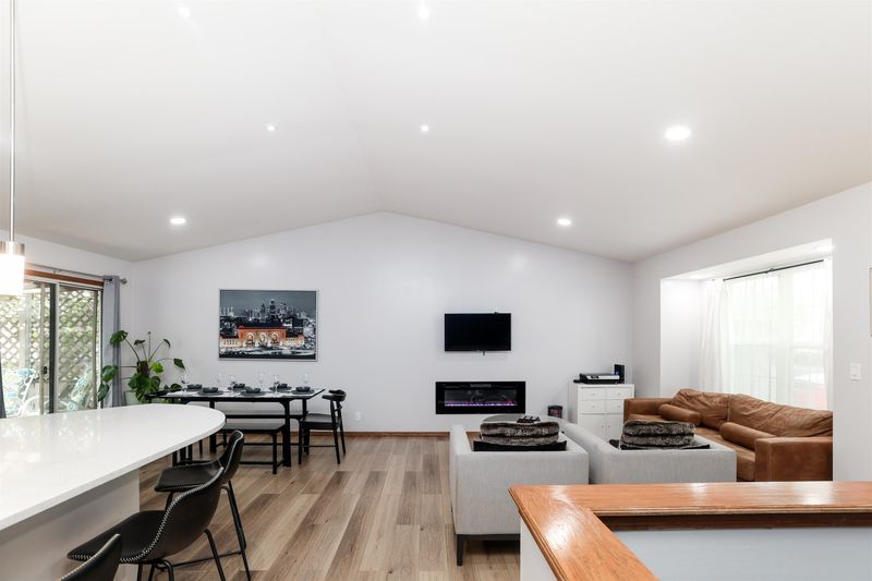 237 W Hunter St, Derby, KS 67037