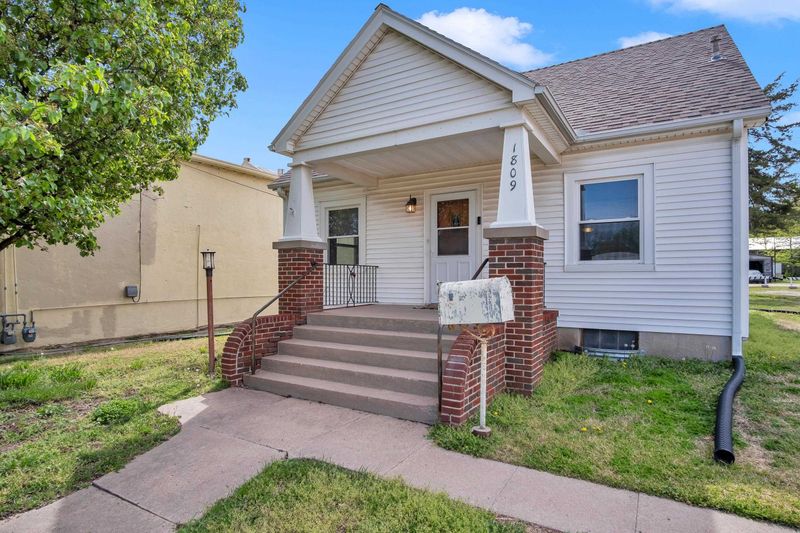 1809 N Main St, Newton, KS 67114