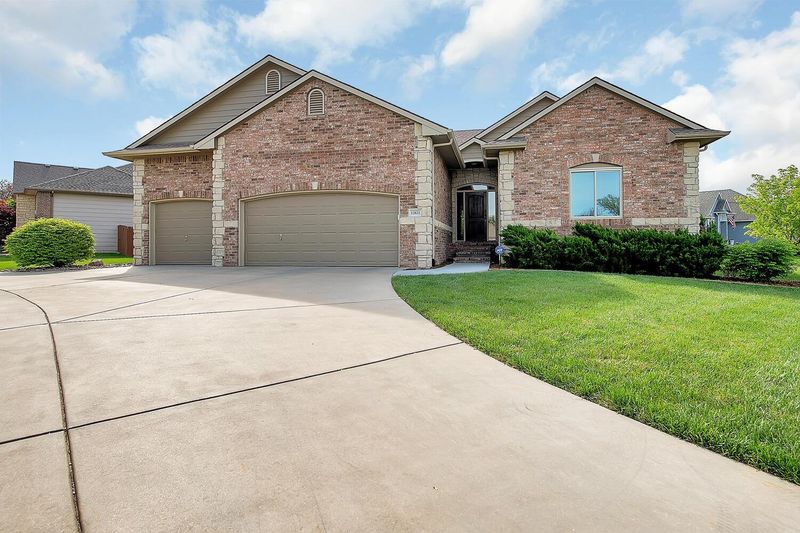 12621 E Killarney Ct, Wichita, KS 67206
