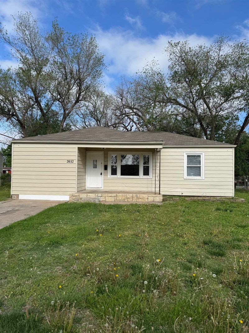2032 S Saint Clair, Wichita, KS 67213