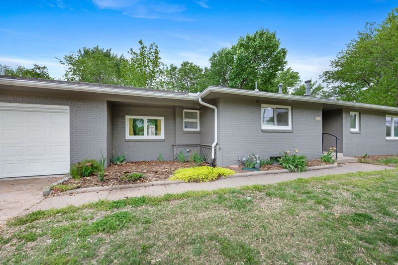 7701 E Lincoln St, Wichita, KS 67211