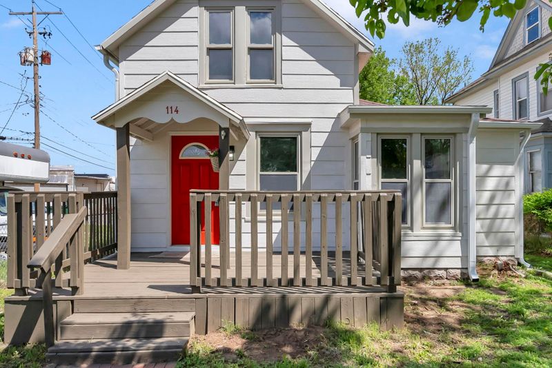 114 E 2nd St, Newton, KS 67114