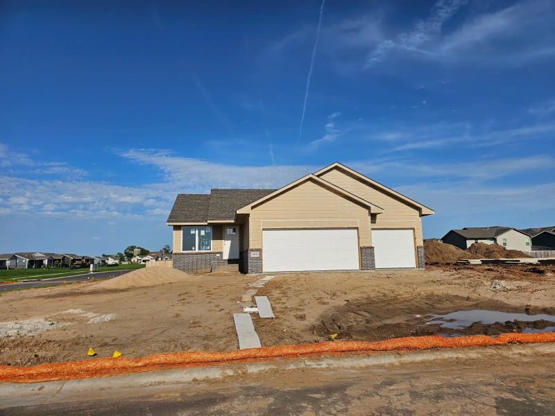 10741 W Sondra Ct, Maize, KS 67101