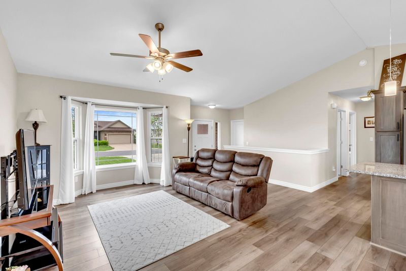 719 S Cherrywood Cir, Andover, KS 67002