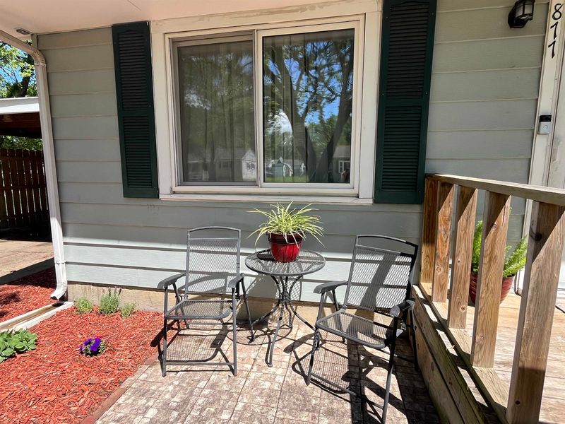 877 Choctaw Ave, Salina, KS 67401
