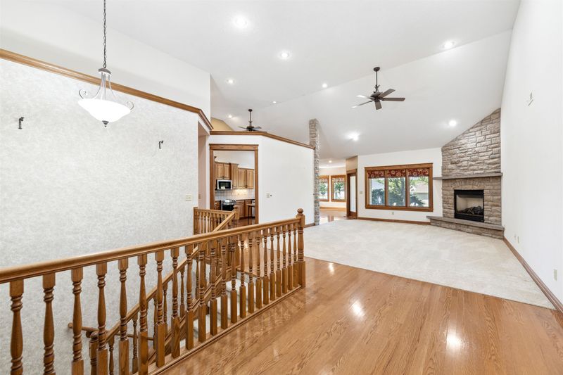 2502 Maclean Cir, Salina, KS 67401