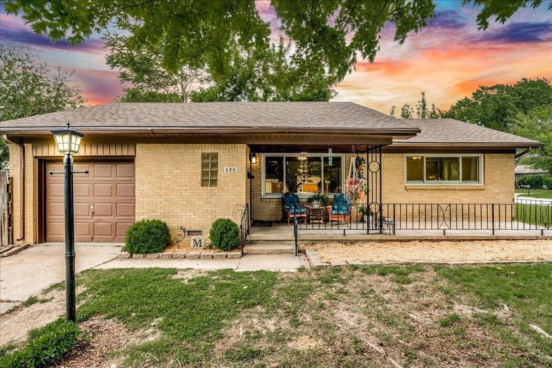 320 E Greenway St, Derby, KS 67037