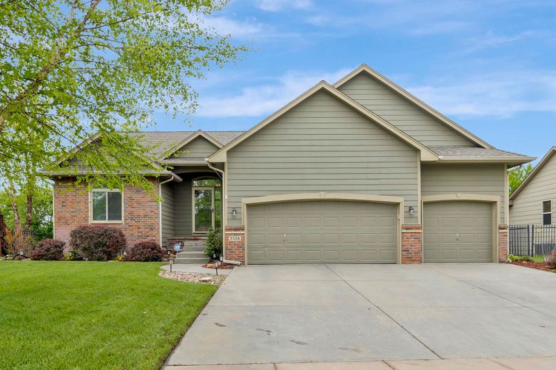 2528 N Fieldstone St, Andover, KS 67002