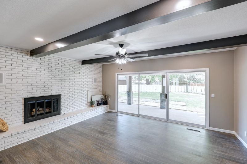 22 Fleetwood Dr, Winfield, KS 67156