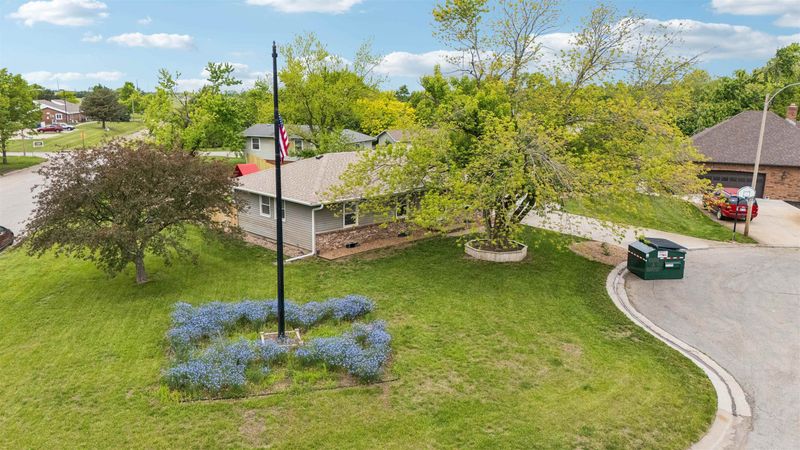 6 Adams Pl, Halstead, KS 67056