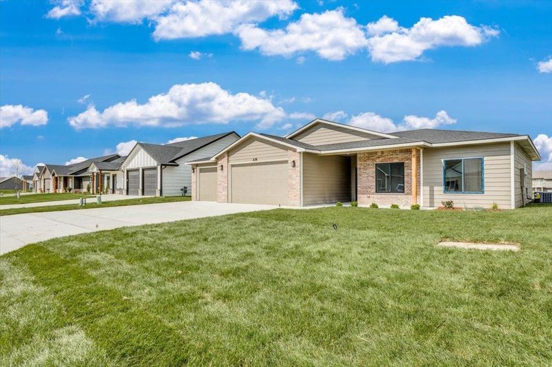 618 S Sweetwater, Maize, KS 67101