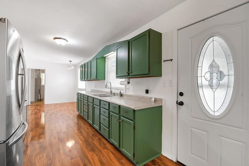 11905 W Cedar Ln, Maize, KS 67101