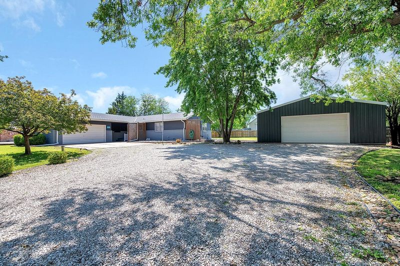 11905 W Cedar Ln, Maize, KS 67101