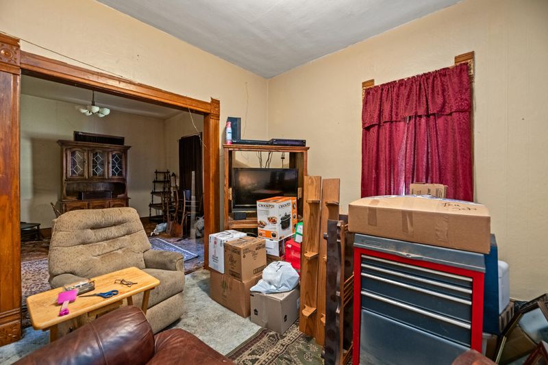 432 W 7th St, Newton, KS 67114