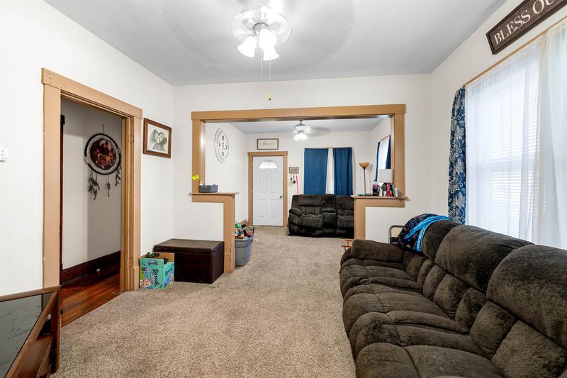 1303 N 9th St, Salina, KS 67401