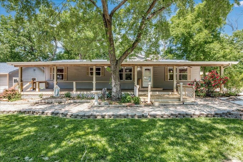 420 W Conyers, Derby, KS 67037