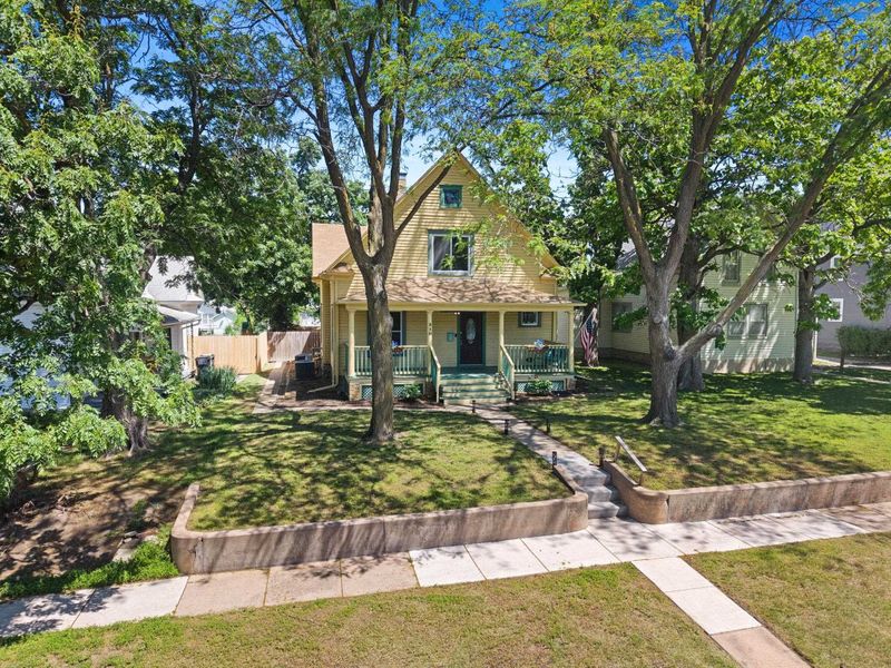 310 E 9th, Newton, KS 67114