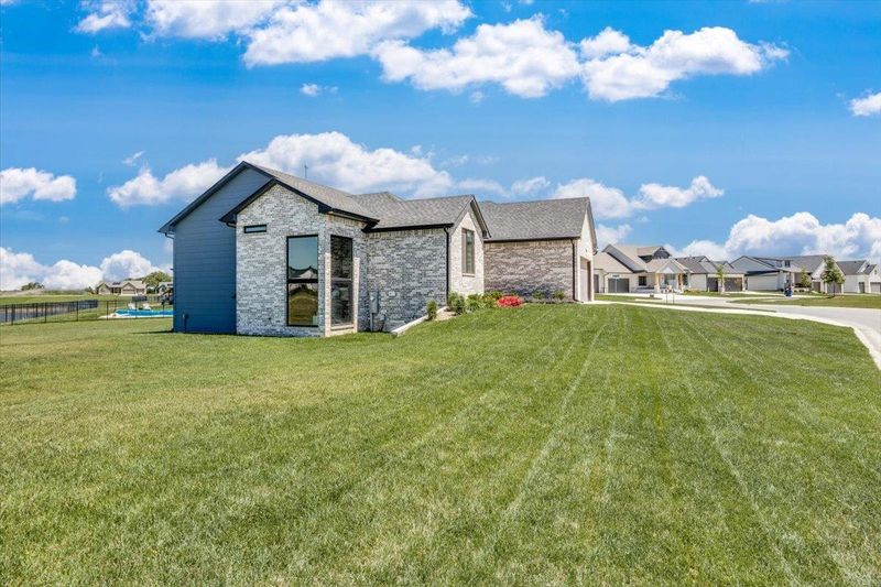 9702 W Wilkinson St, Maize, KS 67101