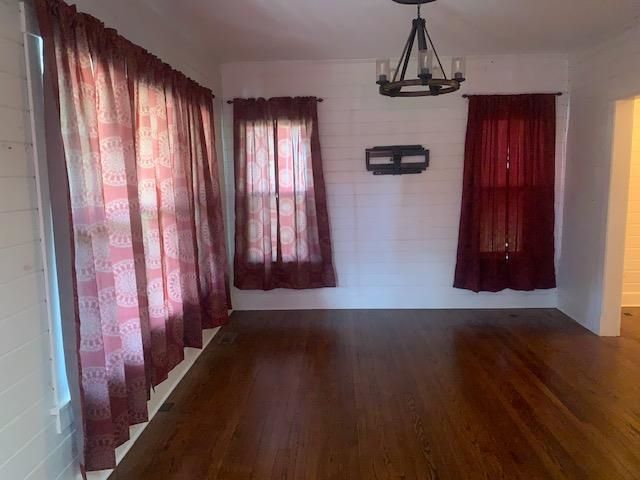 504 SE 4th St, Newton, KS 67114