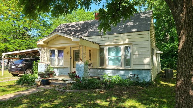 304 Minnesota St, Winfield, KS 67156