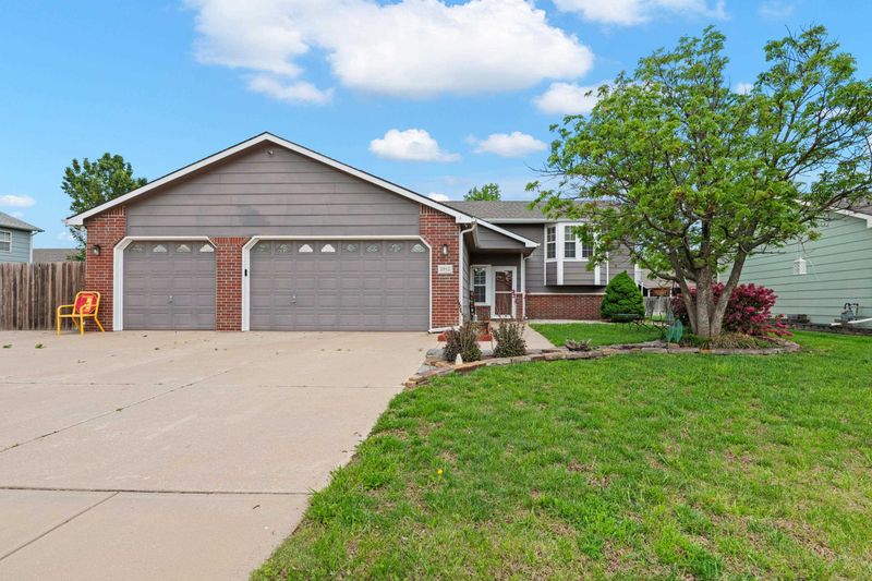2012 S Crestline St, Wichita, KS 67209