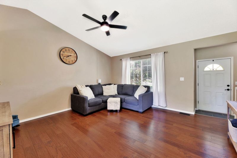 2412 E Ventnor St, Park City, KS 67219