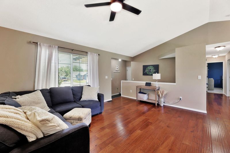 2412 E Ventnor St, Park City, KS 67219