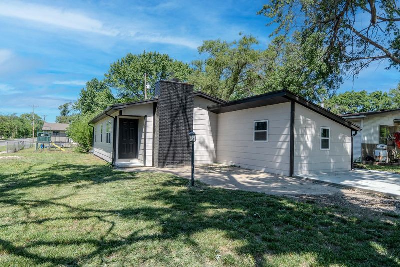 851 Charron Dr, El Dorado, KS 67042