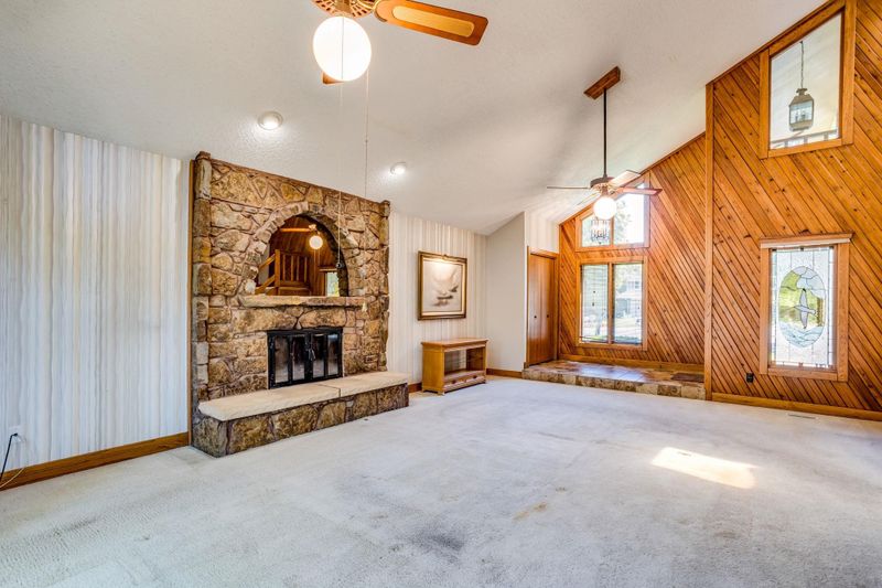 265 S Gleneagles Ct, Wichita, KS 67209