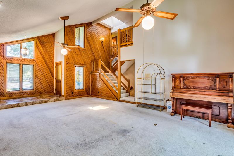 265 S Gleneagles Ct, Wichita, KS 67209
