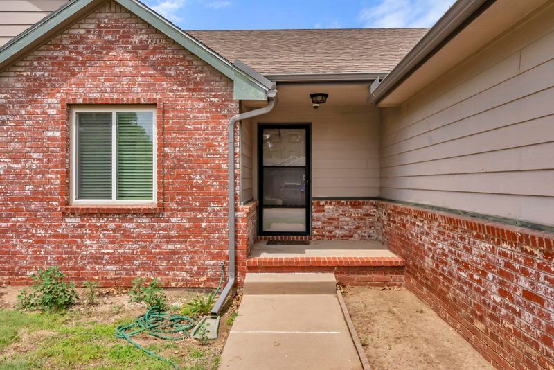 11802 W Murdock, Wichita, KS 67212