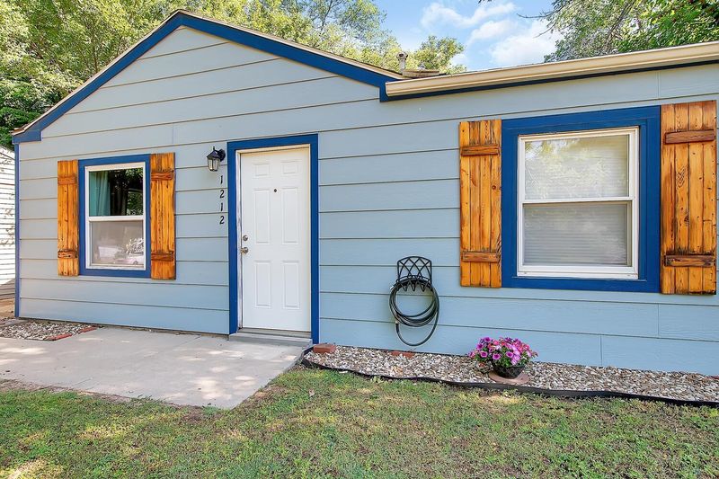 1212 E Evanston St, Park City, KS 67219