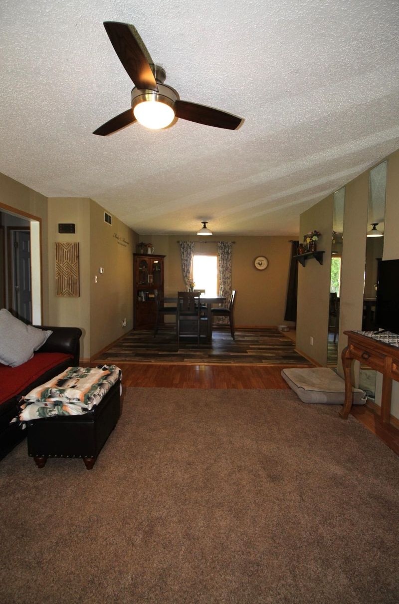 245 N Grain St, Clearwater, KS 67026