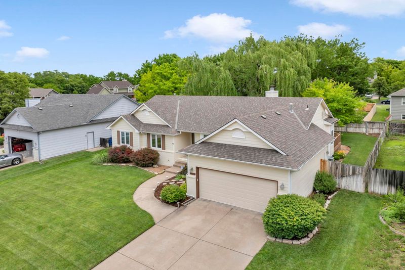 134 S Elm Ct, Andover, KS 67002