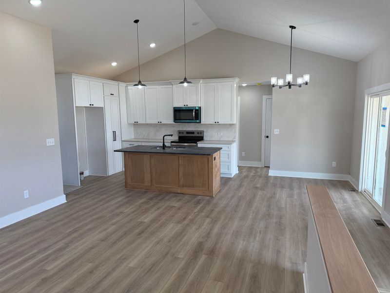 1232 E Outland Ct, Goddard, KS 67052