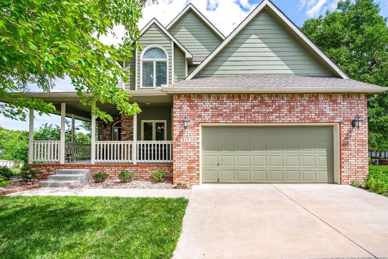 217 Chaparral Ct, Andover, KS 67002