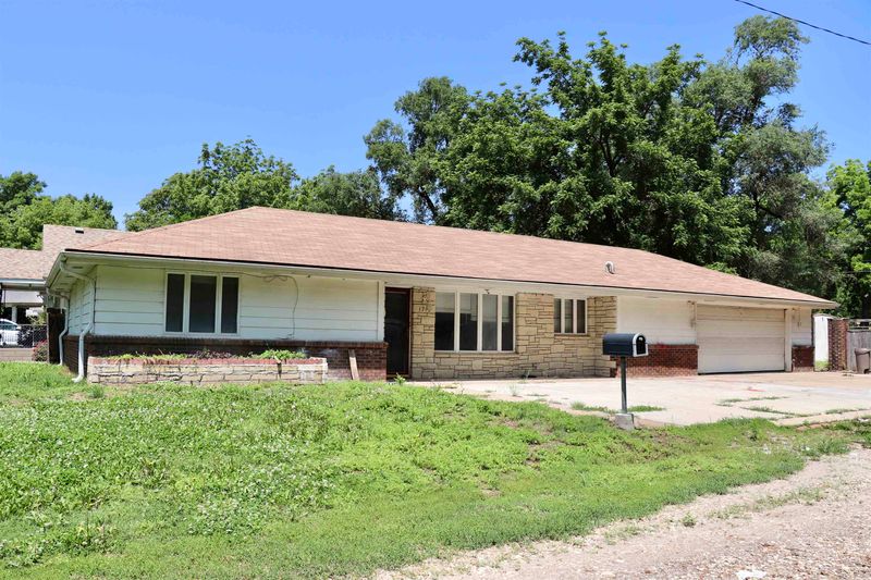 1719 Maris, Winfield, KS 67156