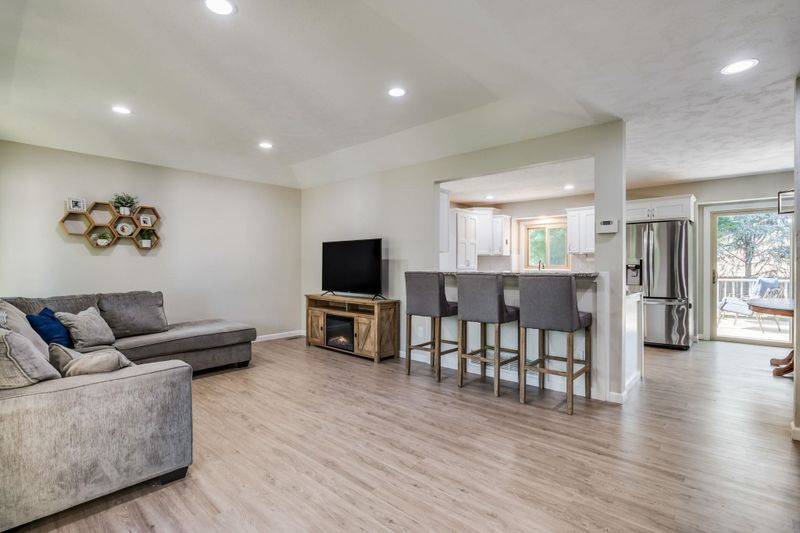 1425 E Pheasant Run St, Derby, KS 67037