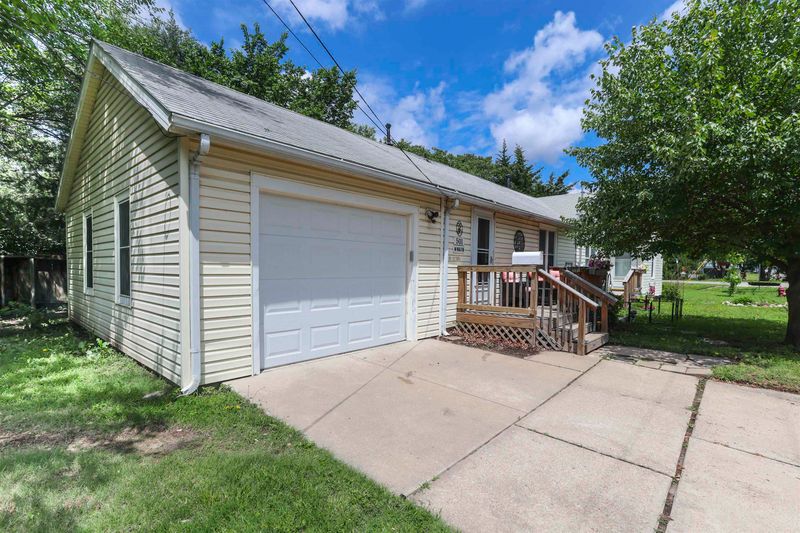 501 W Main St, Valley Center, KS 67147