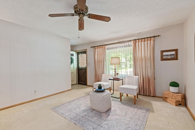 7909 E Morris St, Wichita, KS 67207