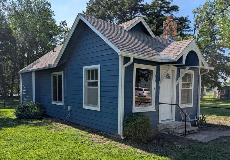 1015 S Walnut St, Newton, KS 67114
